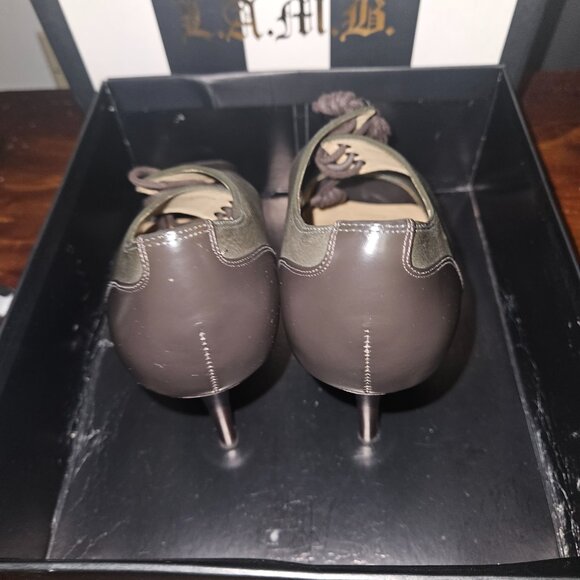 Shoes - Picture 4 of 7